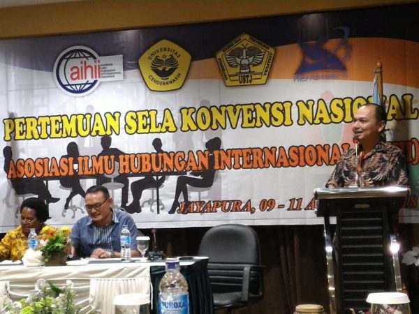 Dr. Yusran (Dosen Prodi Hubungan Internasional, FISIP, Universitas Budi Luhur) sekaligus Ketua Asosiasi Ilmu Hubungan Internasional Indonesia (AIHII) sebagai penggagas kegiatan pertemuan Nasional AIHII